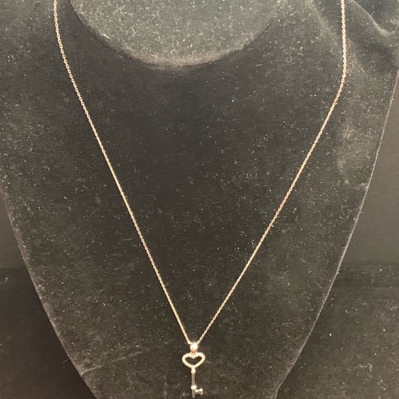 Pendant & Necklace - Picture 2 of 5